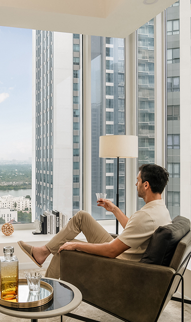 The 1st luxury residence<br>with lodging function